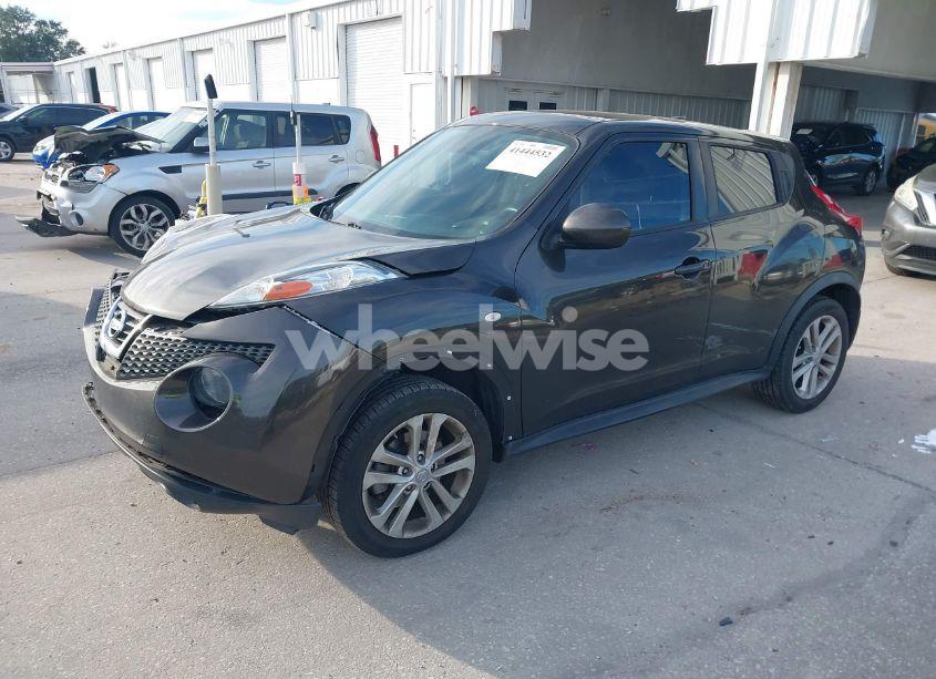 Photo 2 of 2011 Nissan Juke SV (VIN JN8AF5MR9BT017748)