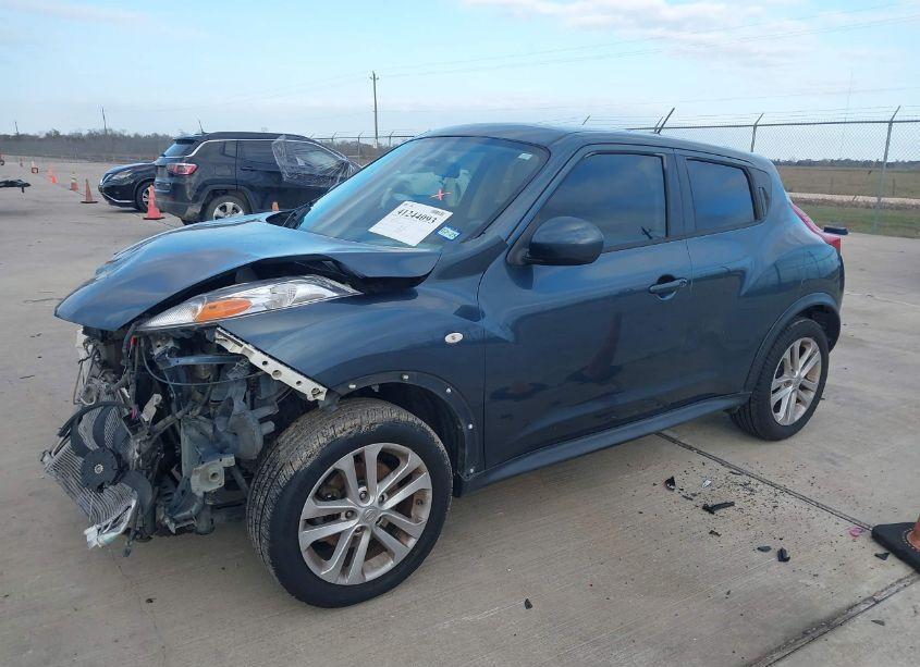 Photo 2 of 2011 Nissan Juke SV (VIN JN8AF5MR9BT018835)