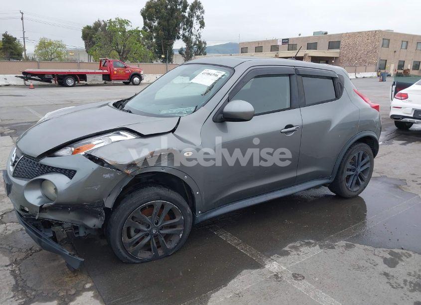Photo 2 of 2012 Nissan Juke SV (VIN JN8AF5MR9CT114353)