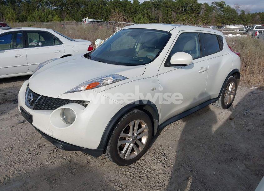 Photo 2 of 2013 Nissan Juke SL (VIN JN8AF5MR9DT211215)