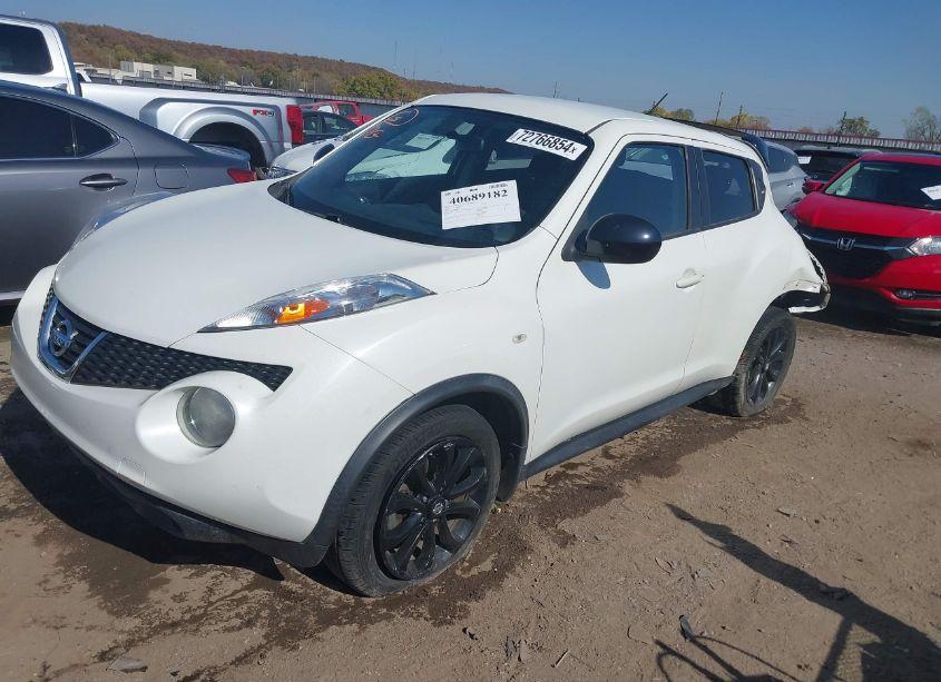 Photo 2 of 2014 Nissan Juke S (VIN JN8AF5MR9ET353923)