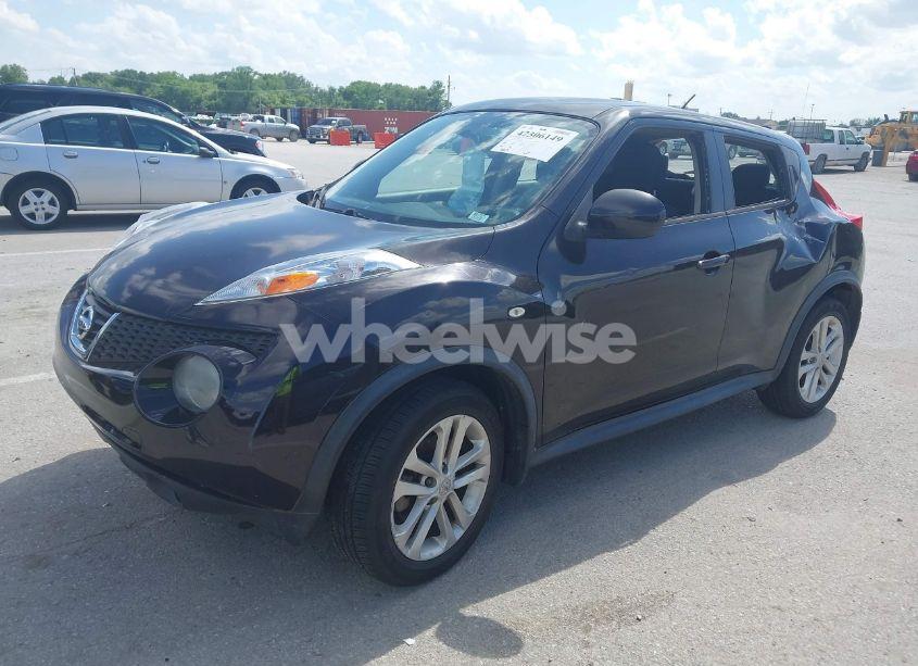 Photo 2 of 2014 Nissan Juke S (VIN JN8AF5MR9ET357616)