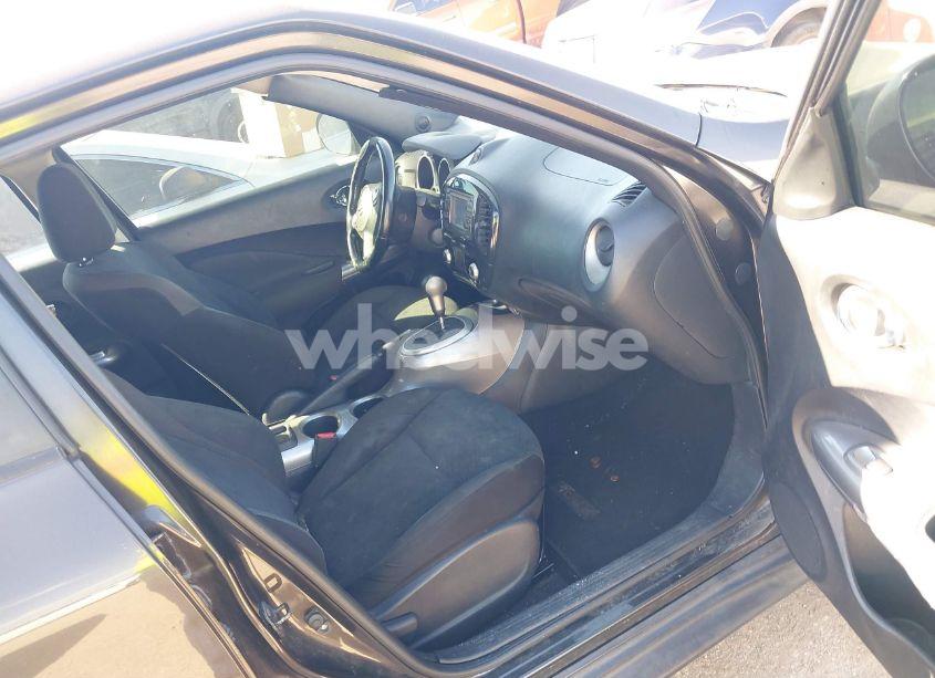 Photo 5 of 2011 Nissan Juke SV (VIN JN8AF5MRXBT006872)