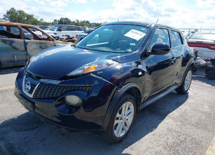Photo 2 of 2014 Nissan Juke SV (VIN JN8AF5MRXET357155)