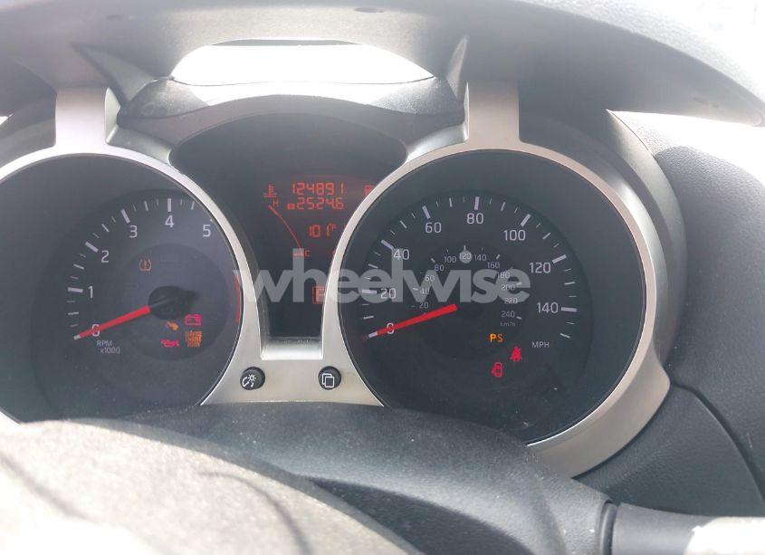 Photo 7 of 2015 Nissan Juke S (VIN JN8AF5MRXFT507850)