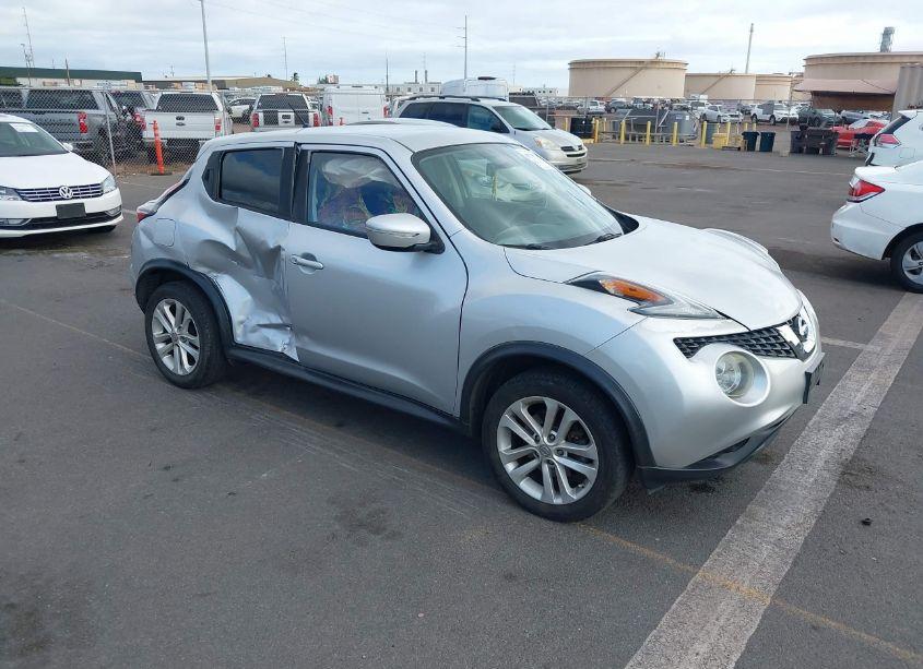 2017 Nissan Juke S (VIN JN8AF5MRXHT700180) main photo