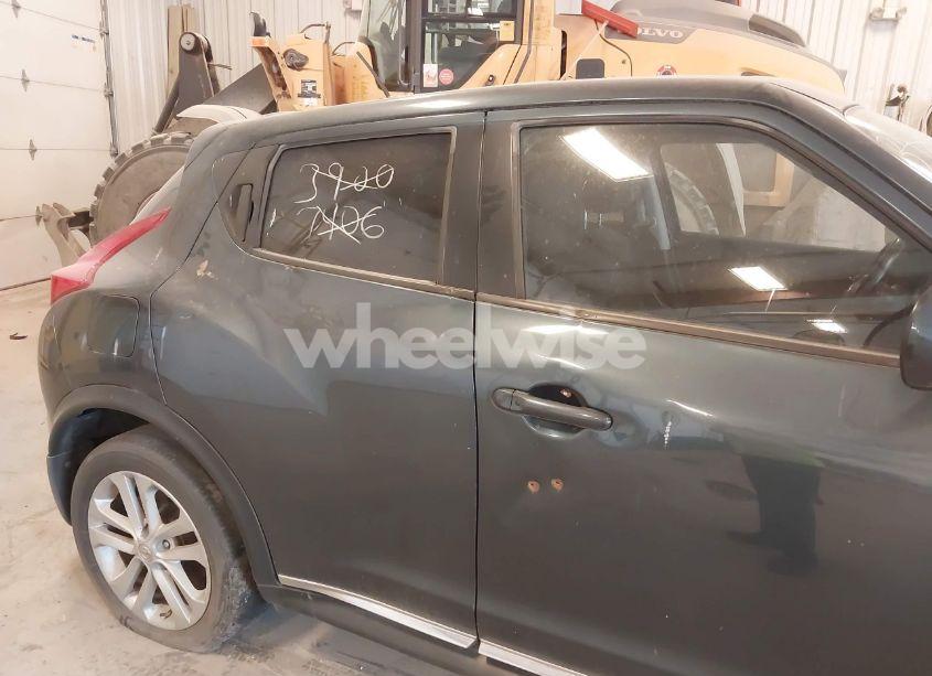 Photo 6 of 2011 Nissan Juke SV (VIN JN8AF5MV0BT013021)