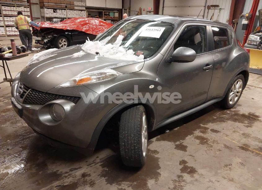 Photo 2 of 2012 Nissan Juke SV (VIN JN8AF5MV0CT110012)
