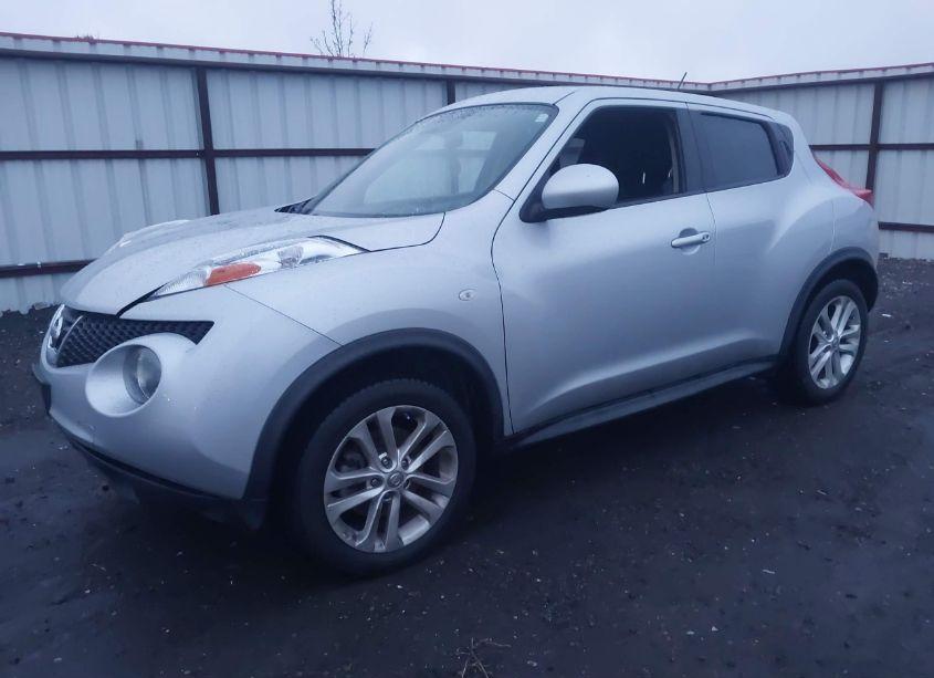 Photo 2 of 2013 Nissan Juke SV (VIN JN8AF5MV0DT210693)