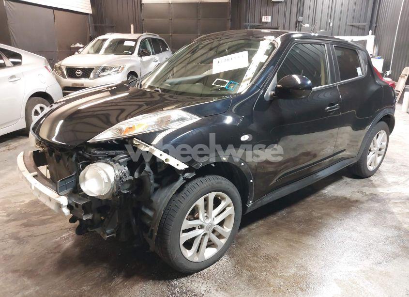 Photo 2 of 2013 Nissan Juke SV (VIN JN8AF5MV0DT215912)