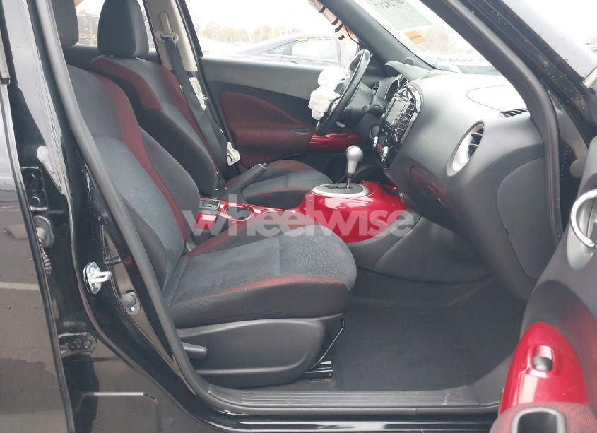 Photo 5 of 2017 Nissan Juke SV (VIN JN8AF5MV0HT753998)