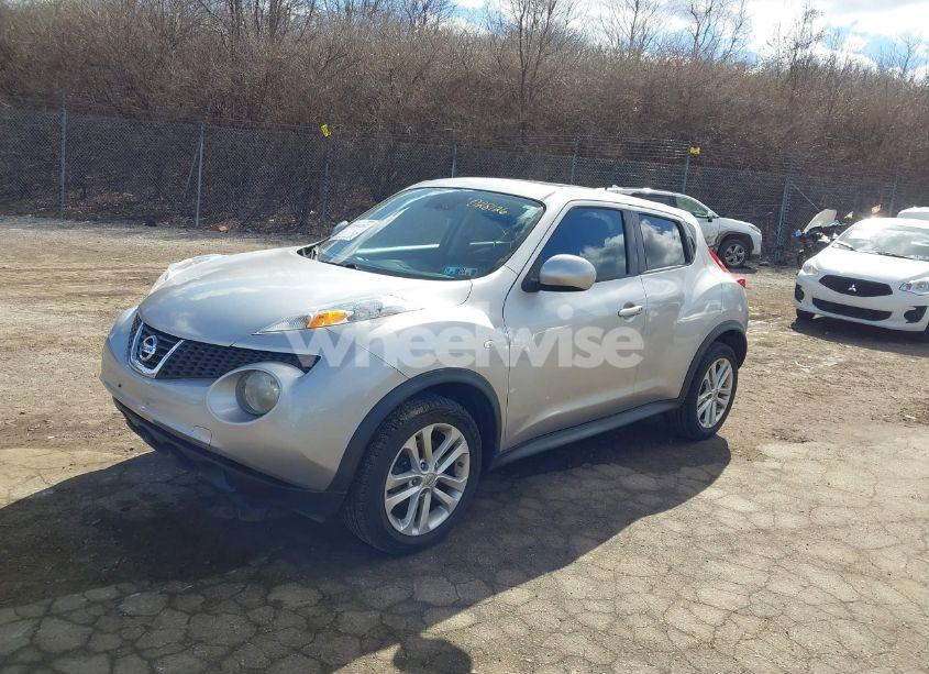 Photo 2 of 2011 Nissan Juke SV (VIN JN8AF5MV1BT028126)