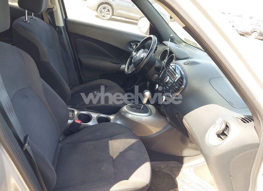 Photo 5 of 2011 Nissan Juke SV (VIN JN8AF5MV1BT028126)