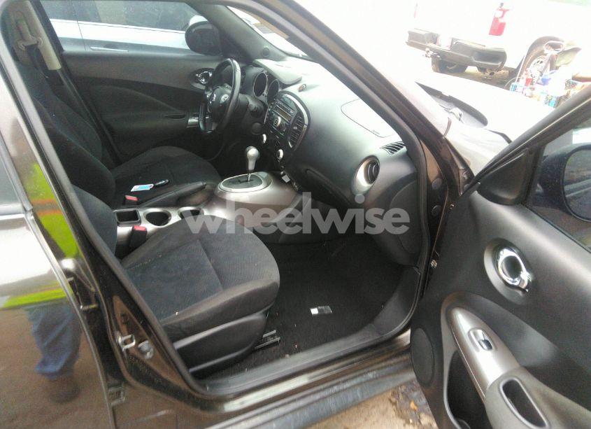 Photo 5 of 2013 Nissan Juke SV (VIN JN8AF5MV1DT217930)