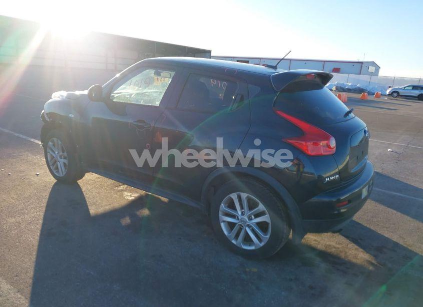Photo 3 of 2014 Nissan Juke SV (VIN JN8AF5MV1ET363536)
