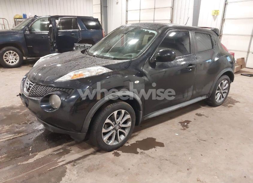 Photo 2 of 2011 Nissan Juke (VIN JN8AF5MV2BT008743)