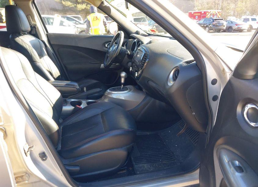 Photo 5 of 2011 Nissan Juke SL (VIN JN8AF5MV2BT014249)