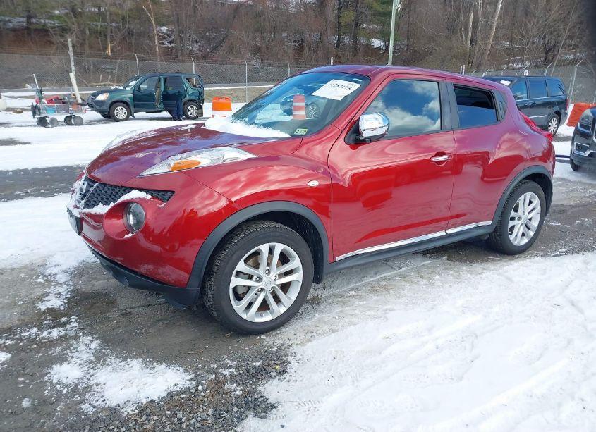 Photo 2 of 2014 Nissan Juke SL (VIN JN8AF5MV2ET356059)