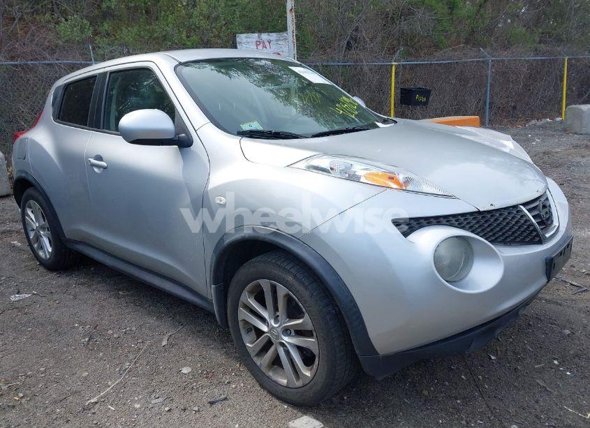 2013 Nissan Juke SV (VIN JN8AF5MV3DT216939) main photo