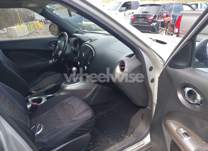 Photo 5 of 2013 Nissan Juke SV (VIN JN8AF5MV3DT216939)