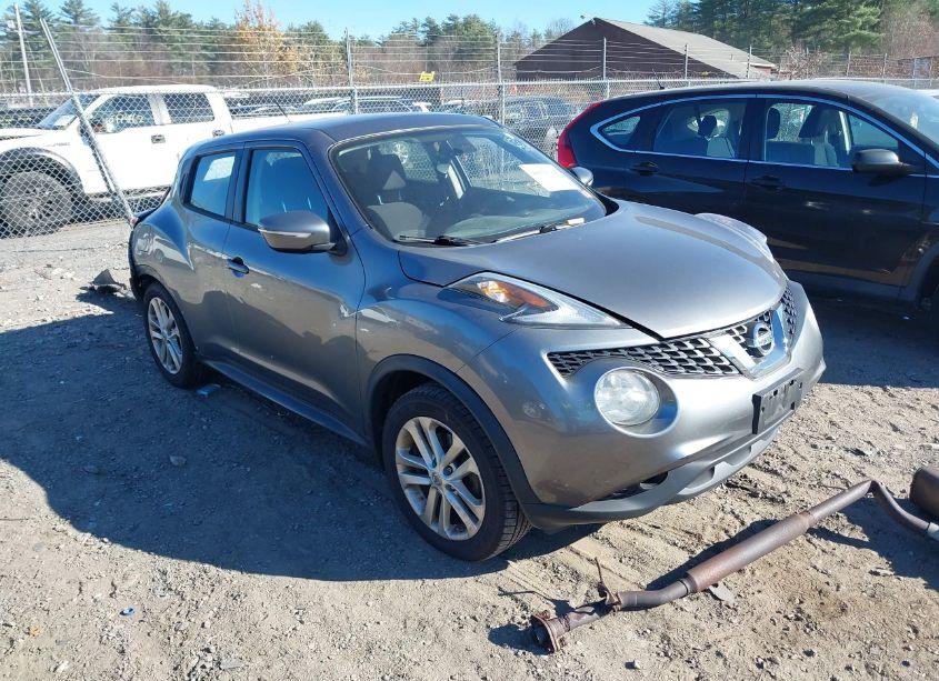 2015 Nissan Juke S (VIN JN8AF5MV3FT556207) main photo