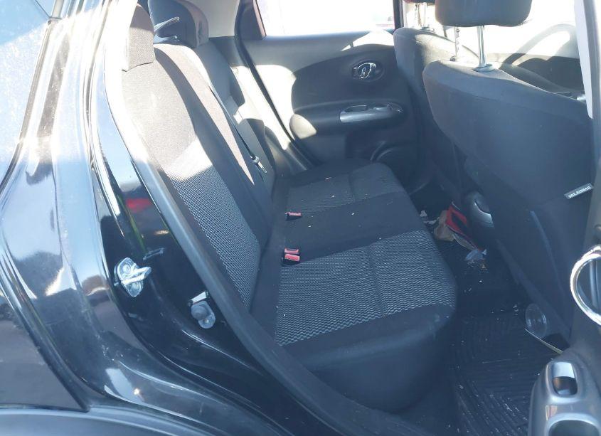 Photo 8 of 2015 Nissan Juke S (VIN JN8AF5MV3FT564811)