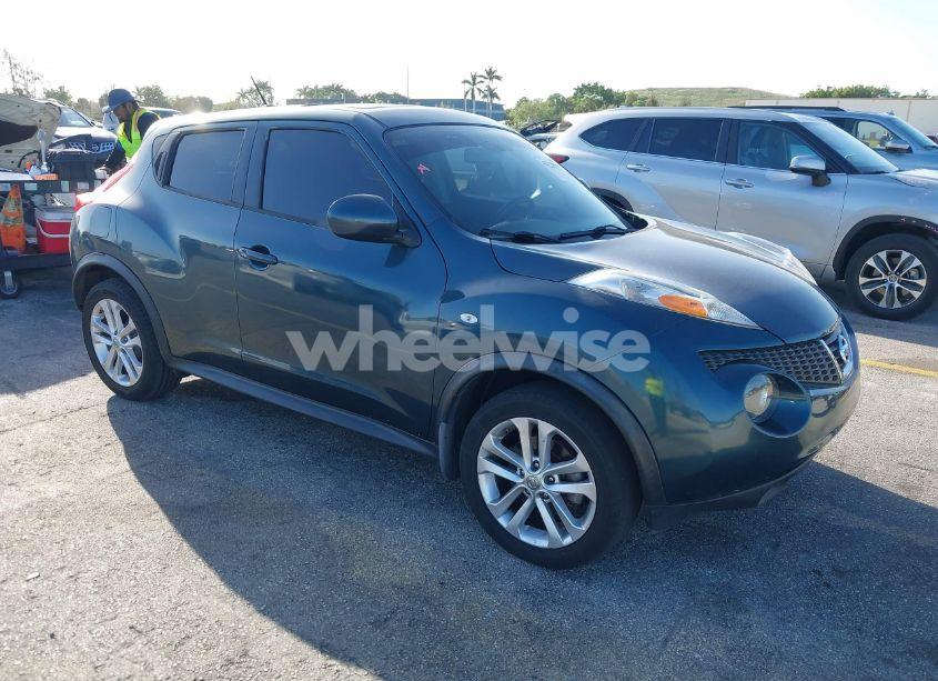 2011 Nissan Juke SV (VIN JN8AF5MV4BT011725) main photo