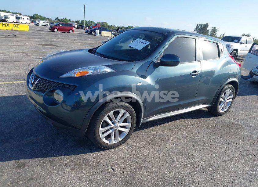 Photo 2 of 2011 Nissan Juke SV (VIN JN8AF5MV4BT011725)