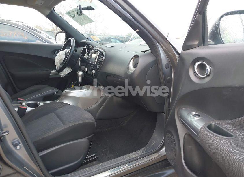 Photo 5 of 2011 Nissan Juke SV (VIN JN8AF5MV4BT019405)