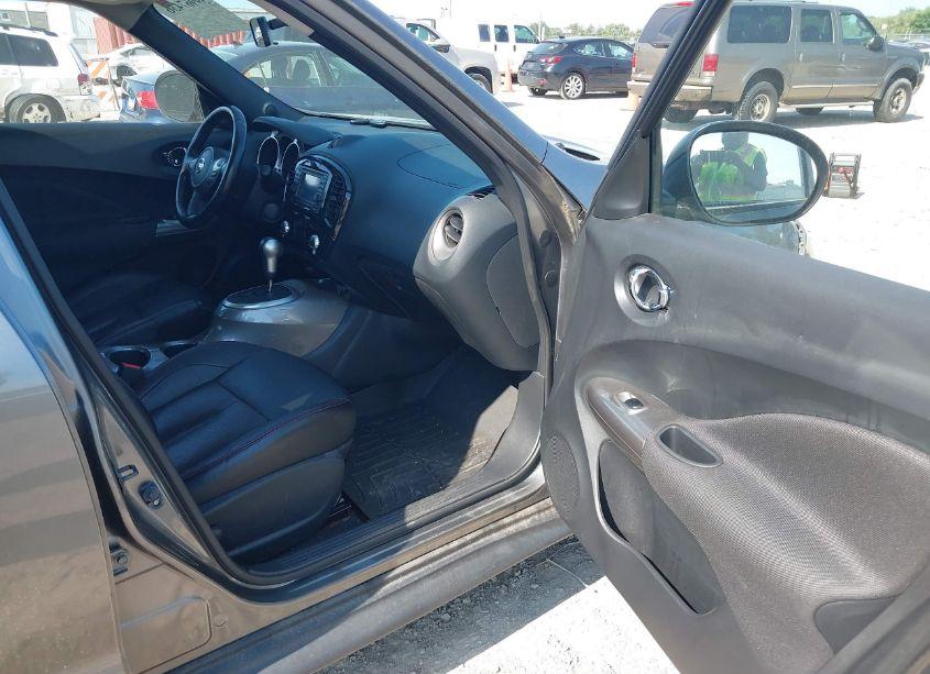 Photo 5 of 2011 Nissan Juke SL (VIN JN8AF5MV4BT025009)