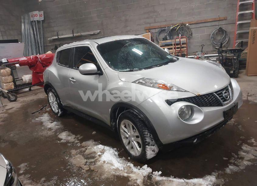 2013 Nissan Juke SV (VIN JN8AF5MV4DT205822) main photo