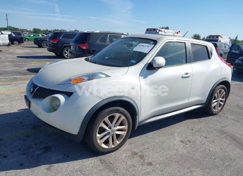 Photo 2 of 2013 Nissan Juke SL (VIN JN8AF5MV4DT215041)