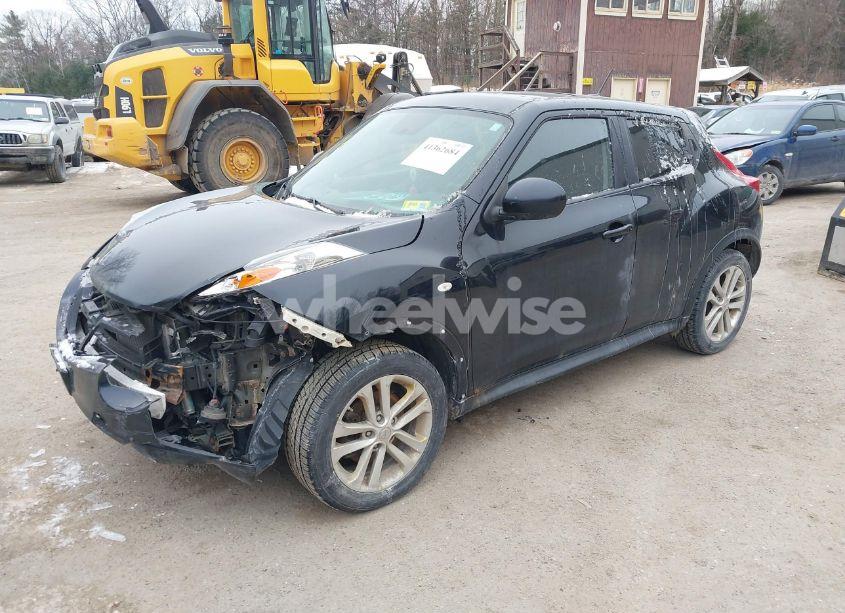 Photo 2 of 2013 Nissan Juke SV (VIN JN8AF5MV4DT224869)