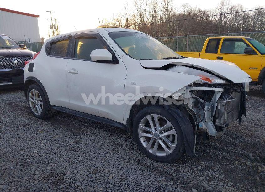 2014 Nissan Juke SV (VIN JN8AF5MV4ET361411) main photo