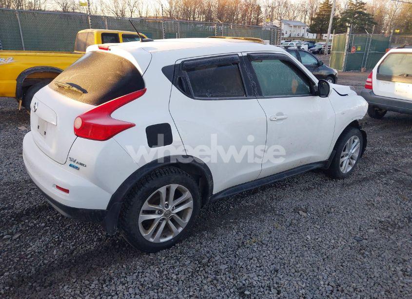 Photo 4 of 2014 Nissan Juke SV (VIN JN8AF5MV4ET361411)