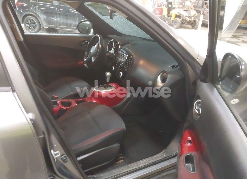 Photo 5 of 2014 Nissan Juke SV (VIN JN8AF5MV4ET480754)
