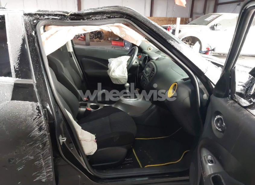Photo 5 of 2015 Nissan Juke S (VIN JN8AF5MV4FT558693)
