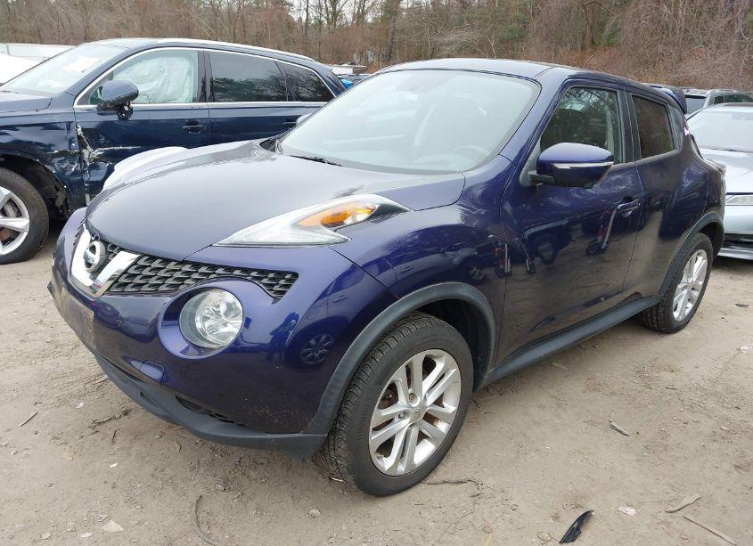 Photo 2 of 2015 Nissan Juke SV (VIN JN8AF5MV4FT558788)