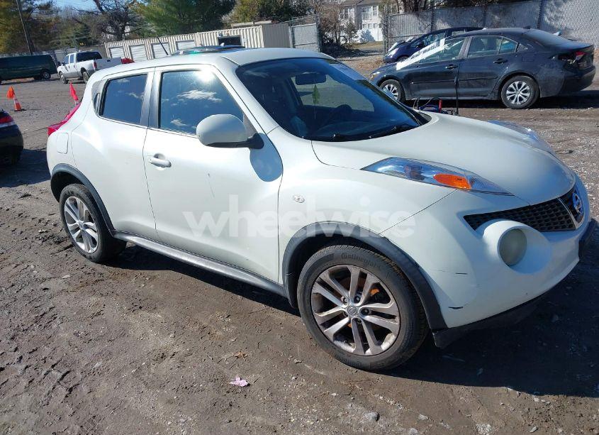 2011 Nissan Juke SV (VIN JN8AF5MV5BT005335) main photo