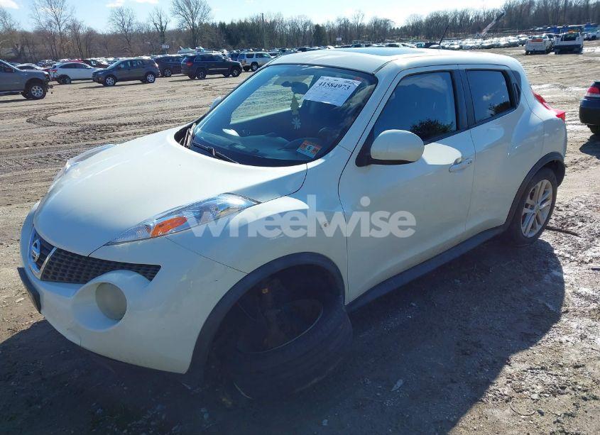 Photo 2 of 2011 Nissan Juke SV (VIN JN8AF5MV5BT005335)