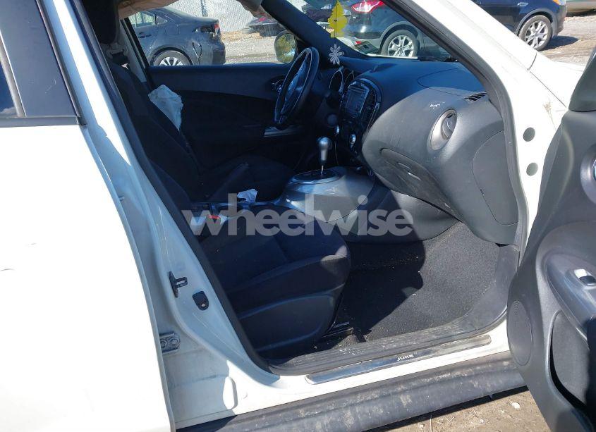 Photo 5 of 2011 Nissan Juke SV (VIN JN8AF5MV5BT005335)