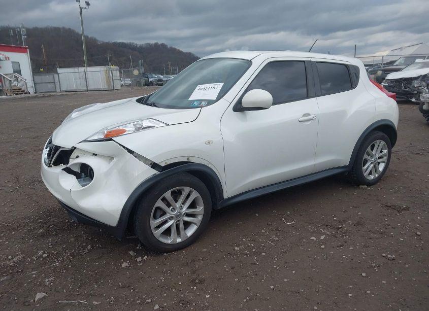 Photo 2 of 2013 Nissan Juke SL (VIN JN8AF5MV5DT209636)