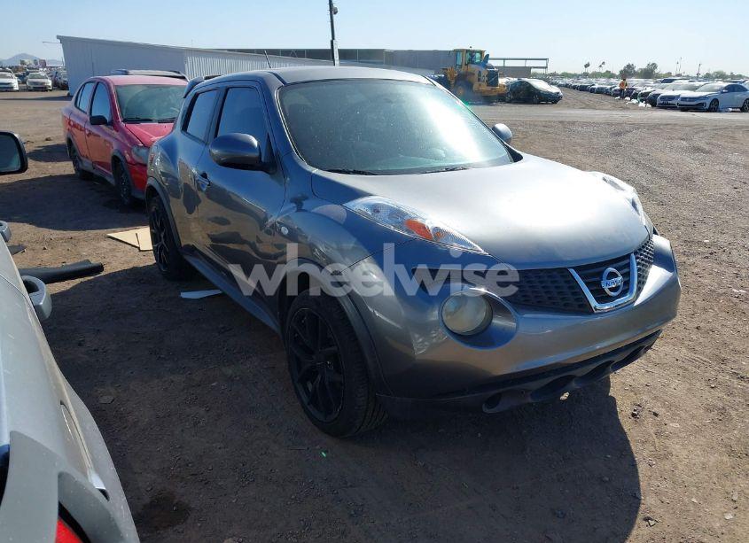 2011 Nissan Juke SV (VIN JN8AF5MV6BT010463) main photo