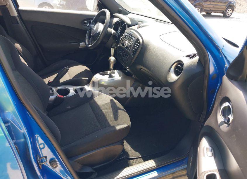 Photo 5 of 2011 Nissan Juke S (VIN JN8AF5MV6BT015680)