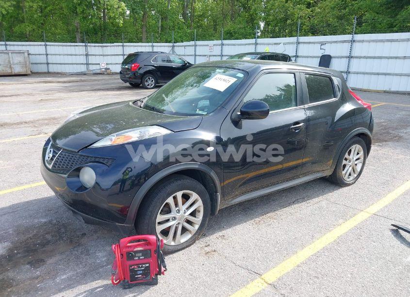 Photo 2 of 2011 Nissan Juke SV (VIN JN8AF5MV6BT022497)