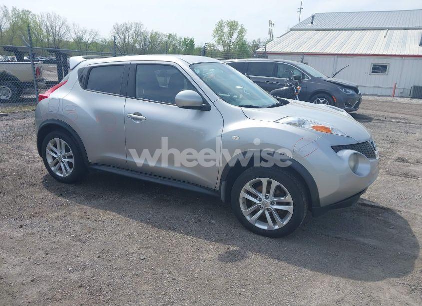 2011 Nissan Juke SV (VIN JN8AF5MV6BT023875) main photo