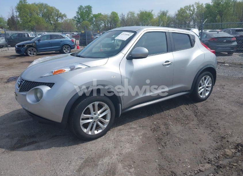 Photo 2 of 2011 Nissan Juke SV (VIN JN8AF5MV6BT023875)