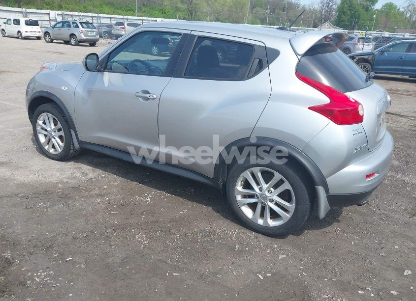 Photo 3 of 2011 Nissan Juke SV (VIN JN8AF5MV6BT023875)