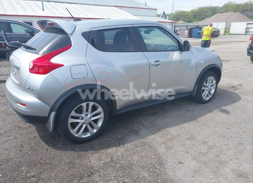 Photo 4 of 2011 Nissan Juke SV (VIN JN8AF5MV6BT023875)