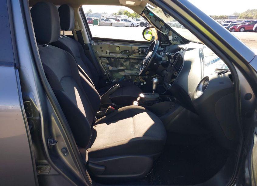 Photo 5 of 2011 Nissan Juke SV (VIN JN8AF5MV6BT025562)